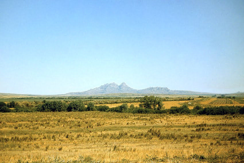 Вид на гору Аиртау, Ауэзов