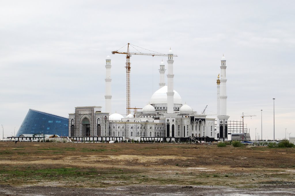 Строительство Хазрет Султан (07.05.2012), Таскескен