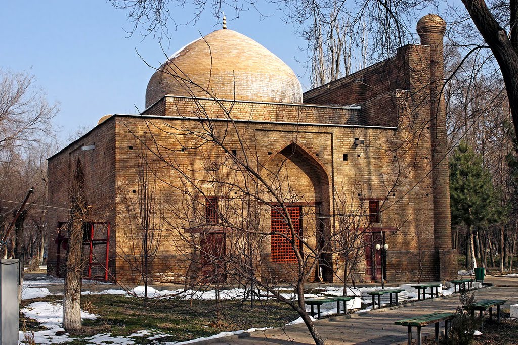 Karakhan mausoleum, Капал