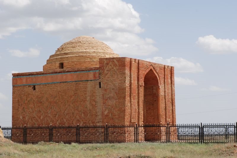 Мавзолей Алаша-Хана, Талды-Курган