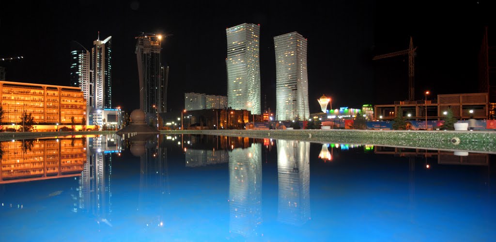 Вечірня Астана. Фонтан з голубим дном_Evening Astana. Fountain with blue bottom, Астана