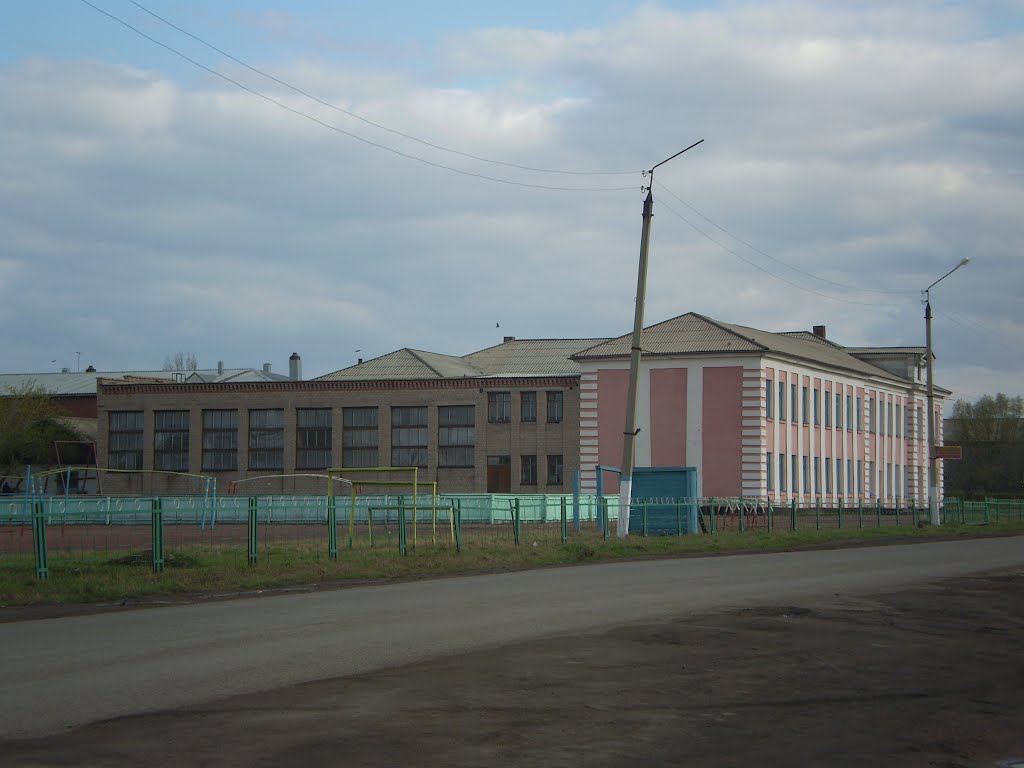 Макинская средняя школа №1 (Secondary school of the Makinsk number One), Макинск