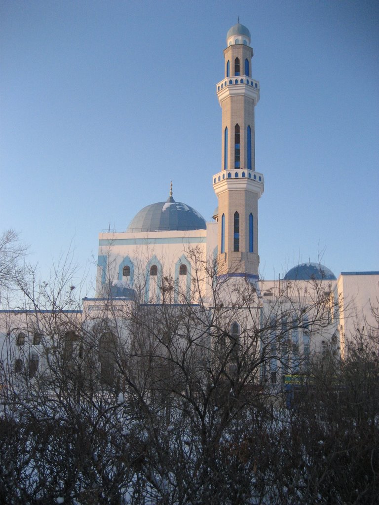 Мечеть "Нурдаулет" вид с бульвара, Актобе
