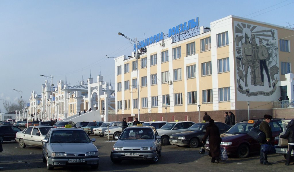 У вокзала, Кызылорда