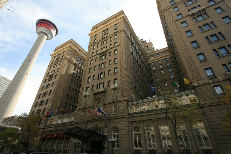 The Fairmont Hotel and Calgary Tower, Калгари