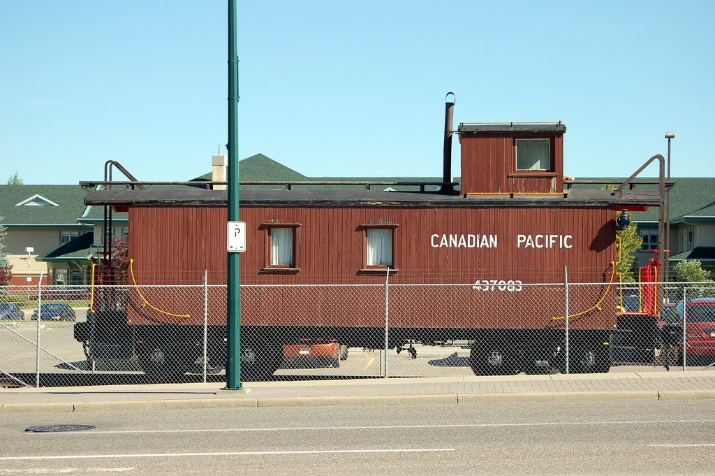 Canadian Pacific Railway Caboose No. 437083 on display at Lethbridge, Alberta, Canada, Летбридж