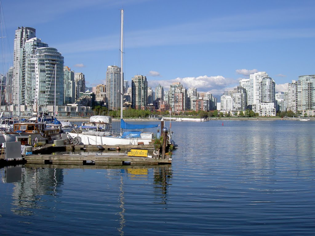 View of Yaletown from Spruce Harbour Marina - False Creek - Vancouver BC, Canada, Ванкувер