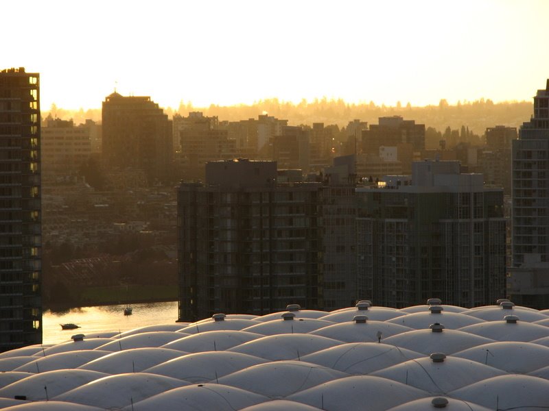 Vancouver BC Place Stadium Inflatable Roof, and dawn light over False Creek, Ванкувер