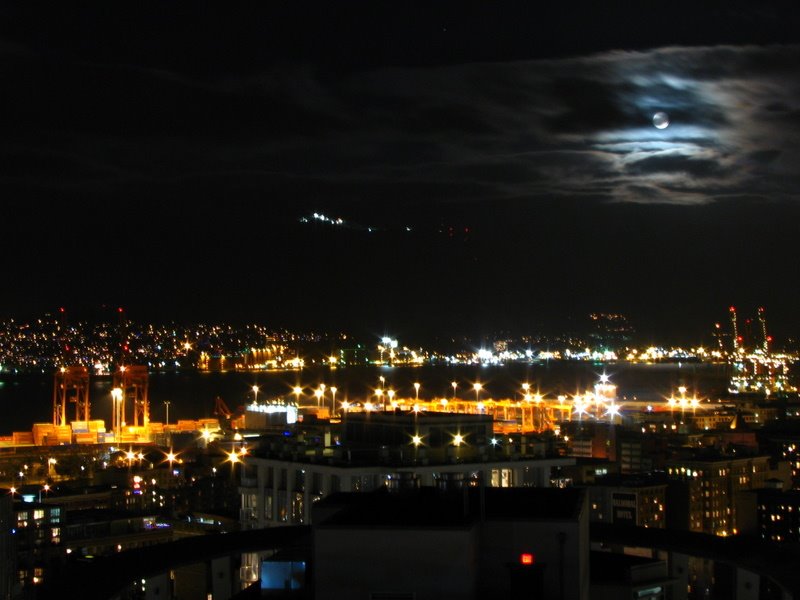 Witches Moon over Burrard Inlet, Ванкувер