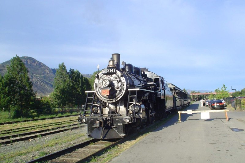 Vintage-Steam-locomotive 2141, Kamloops, Canada, Камлупс