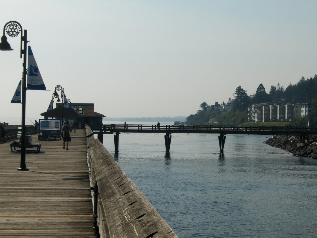 Campbell River. Discovery Pier_100815, Кампбелл-Ривер