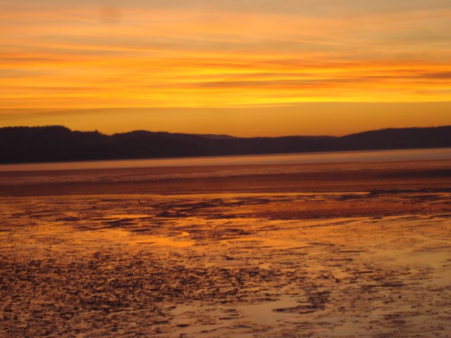 Winter sunset Francois Lake, Мапл-Ридж
