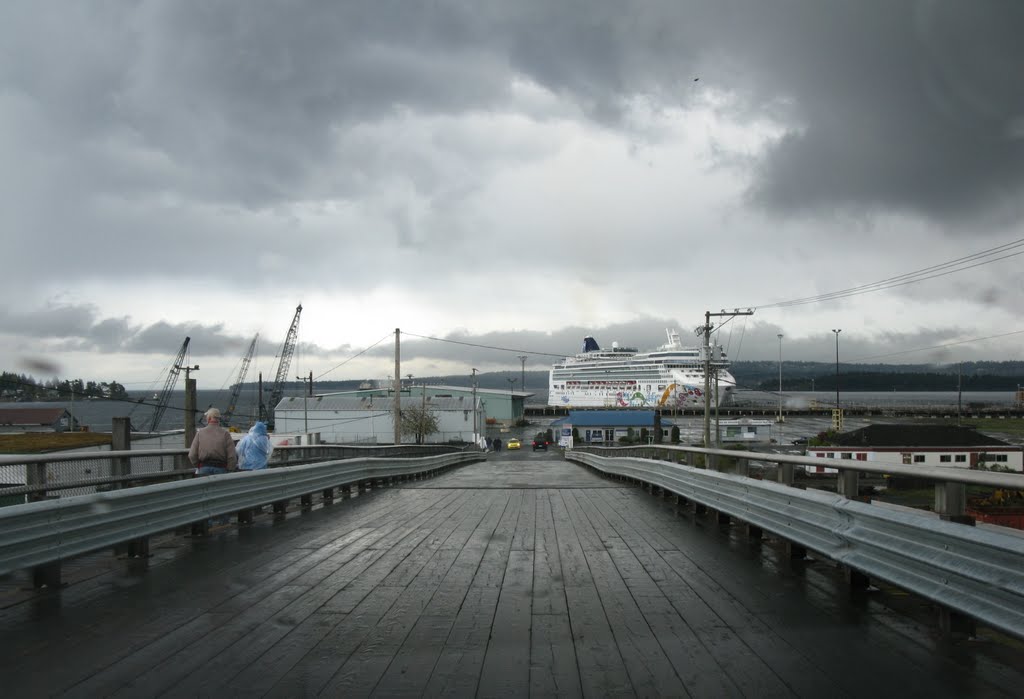 1st Cruse Ship to dock in Nanaimo ~ 2011, Нанаимо