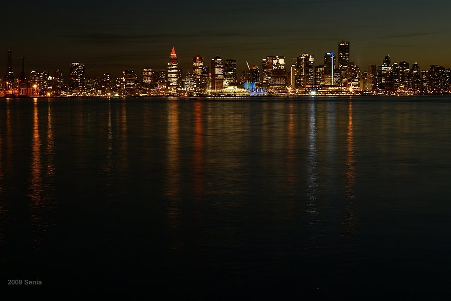 Dawntown Vancouver from Lonsdale Quay, Норт-Ванкувер