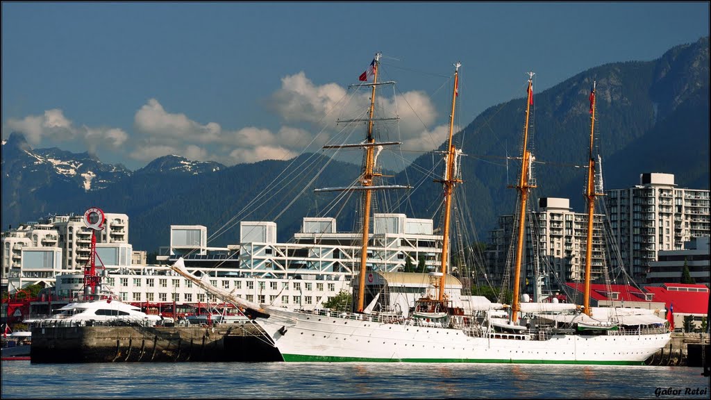 North Vancouver View with "Esmeralda", Норт-Ванкувер
