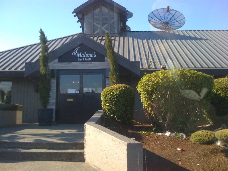 Malones pub on Garden City Rd. in Richmond, BC, Ричмонд