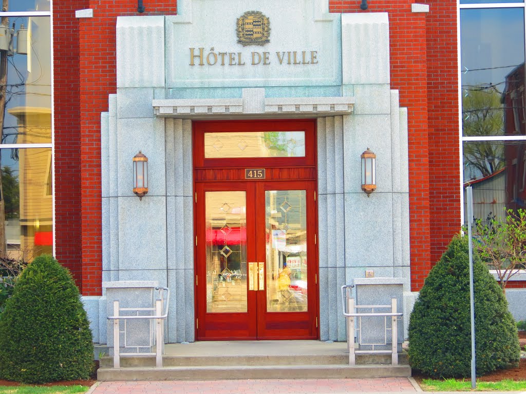 Hôtel de Ville / Entrée principal, Драммондвилл