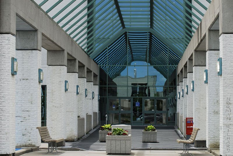 Palais de justice r, Лаваль