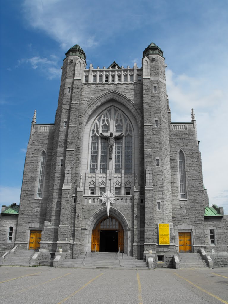 St-Michel Catholic Cathedral in Sherbrooke, Шербрук