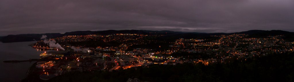 Cornerbrook at Night from Captain Cooks Lookout, Корнер-Брук