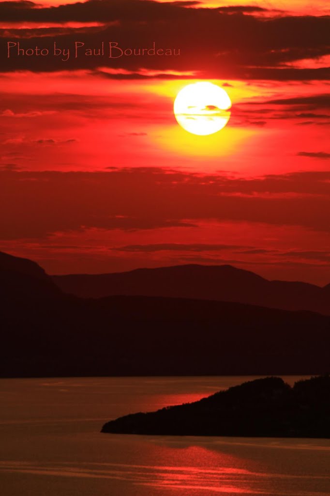Sunset over the Humber Arm from Captain Cooks lookout., Корнер-Брук