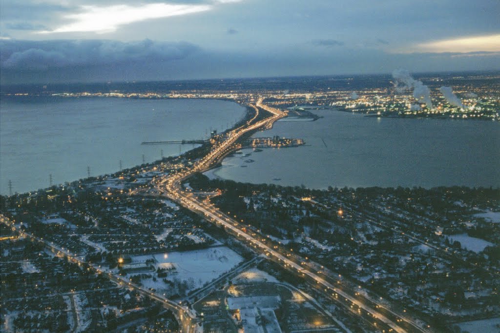 Aerial View of Burlington Bay Skyway Bridge in Winter Before Sunrise - Hamilton at Top, Burlington at Bottom, Барлингтон