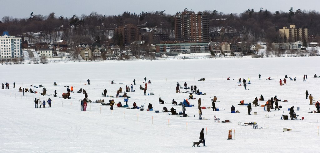 Tourism Barrie, Ice Fishing Festival on Kempenfelt Bay, Барри