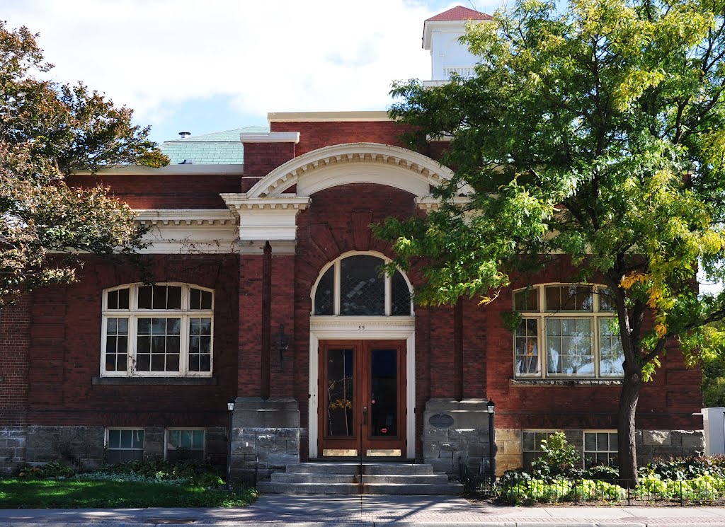 BRAMPTON - former Carnegie Library (built 1907), Брамптон