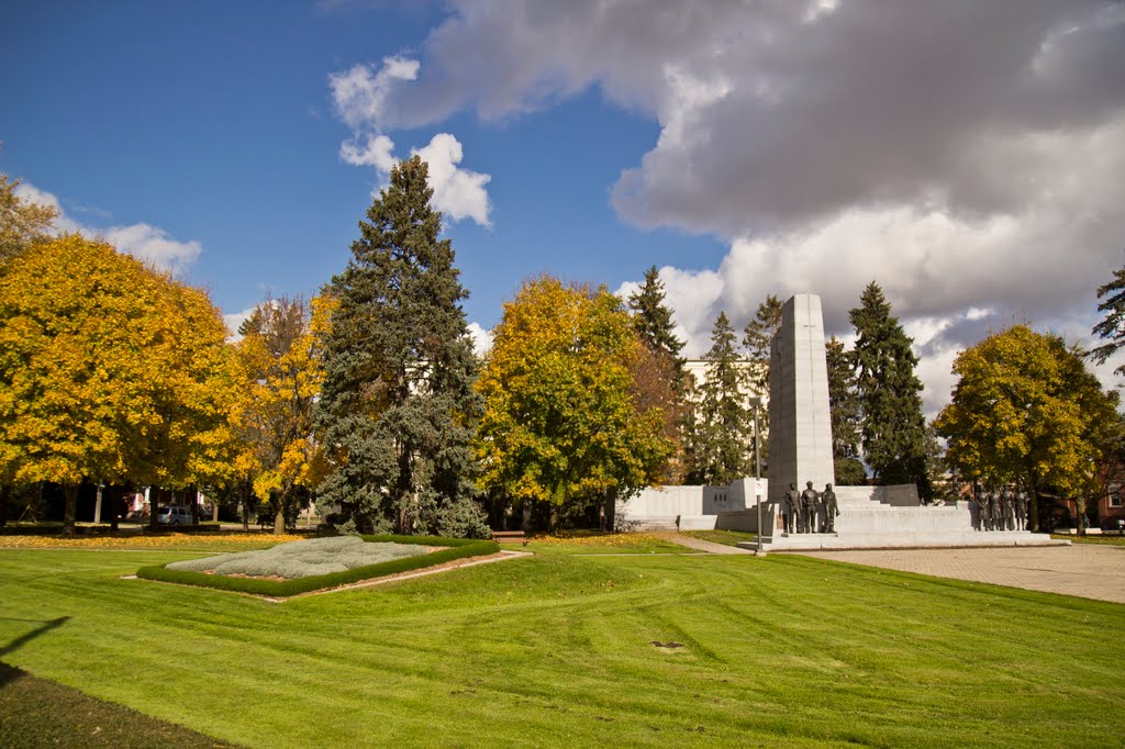 War Memorial Park in Brantford, Ontario, Брантфорд