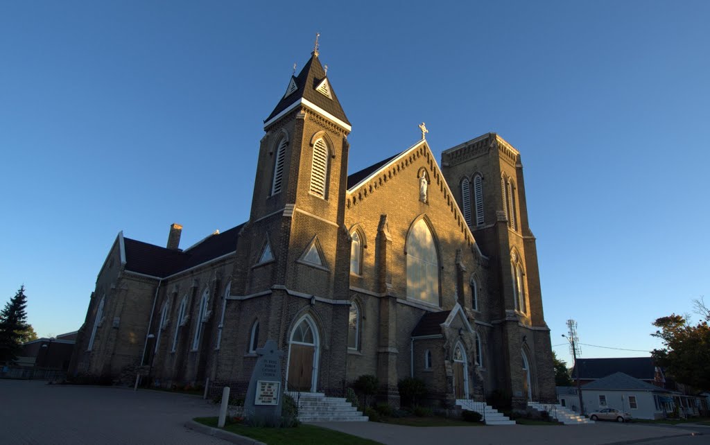 St. Basil RC Church-Brantford, ON, Брантфорд