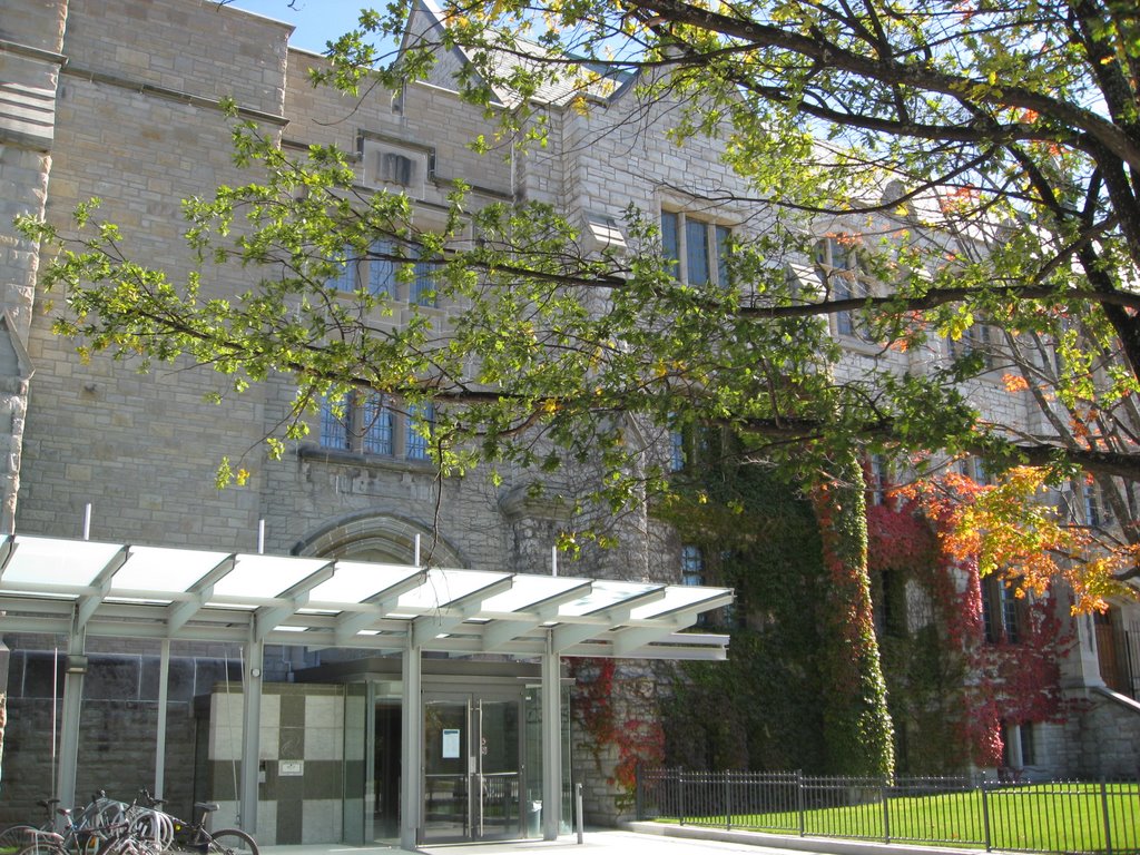 Douglas Library, Queens University, Kingston, Ontario, Canada, Кингстон