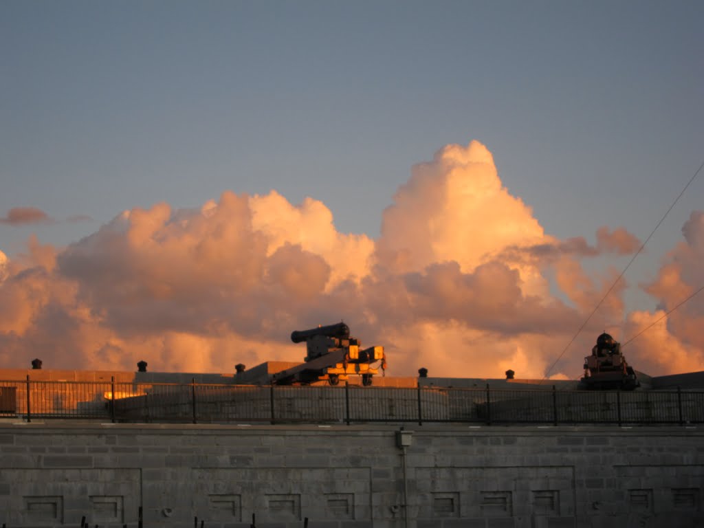 Fort Henry Canon at Sunset, Кингстон