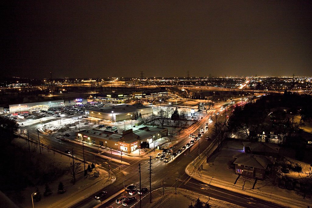 Burlington at night - looking east from near Francis Rd and Plains Rd E, Ла-Саль