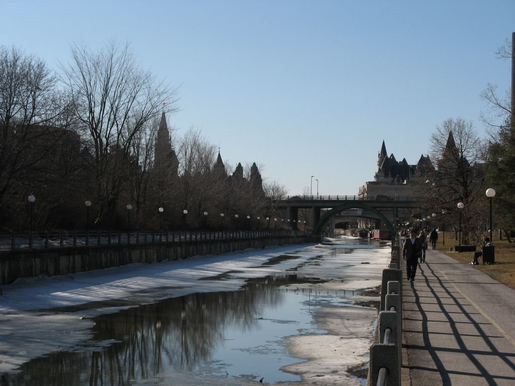 Death of a skating rink - Rideau canal - March 2007, Оттава