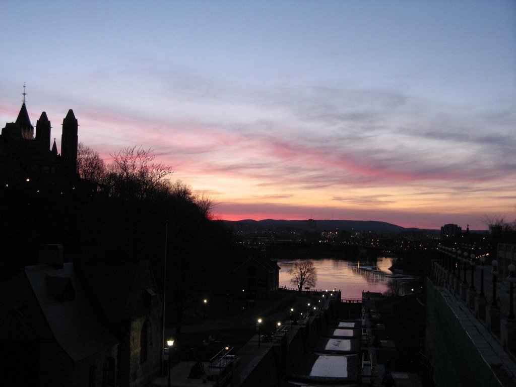 Rideau canal at sunset - April 2007, Оттава
