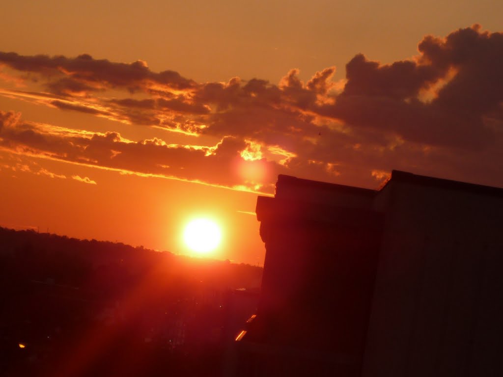 Sunrise on Bloor, Ошава