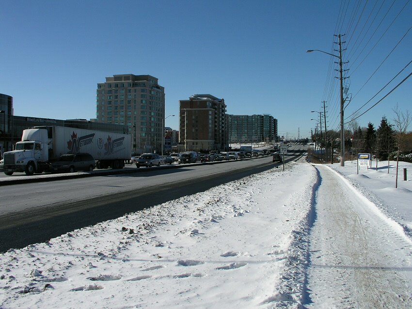Mid-Winter on Highway 7-West Beaver Creek, Richmond Hill, Ontario, Ричмонд-Хилл
