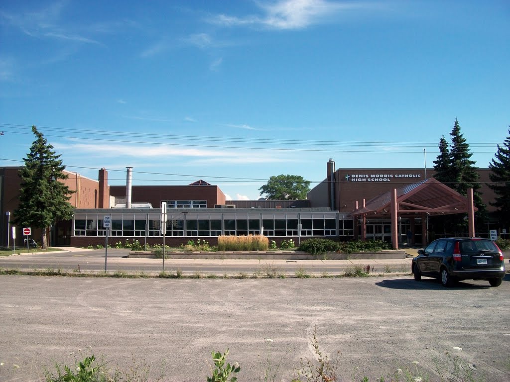 Denis Morris Catholic High School, Сант-Катаринс