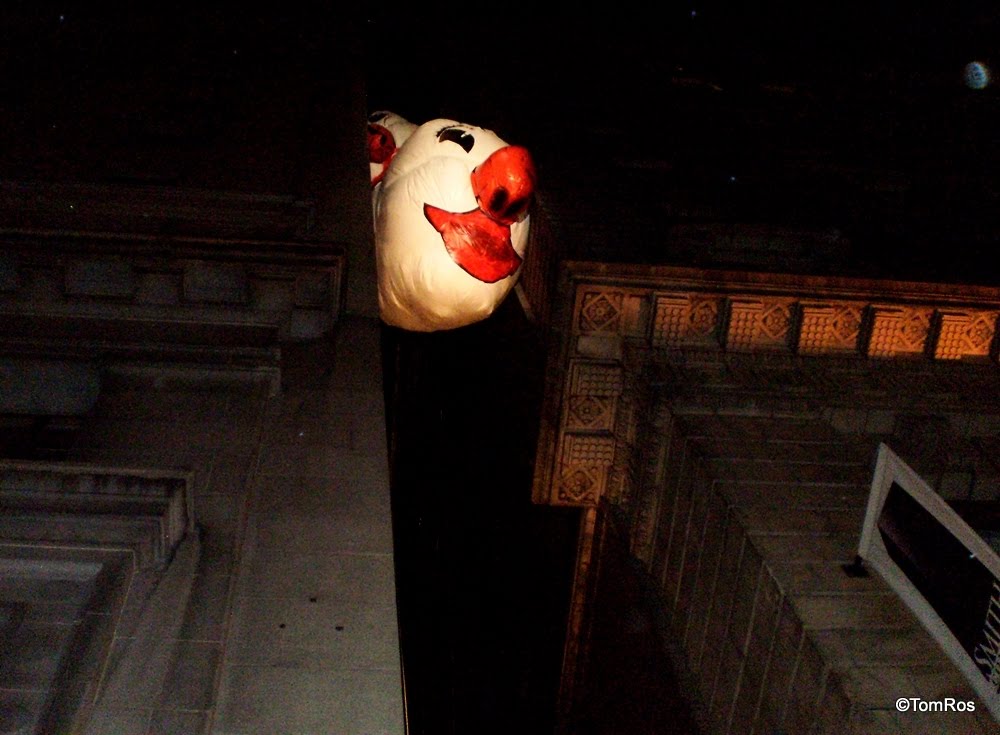 Yonge street, Clown  from Nuit Blanche, Торонто