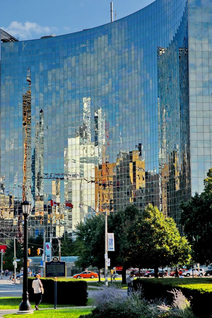 TORONTO DOWNTOWN.    Toronto in the reflections., Торонто