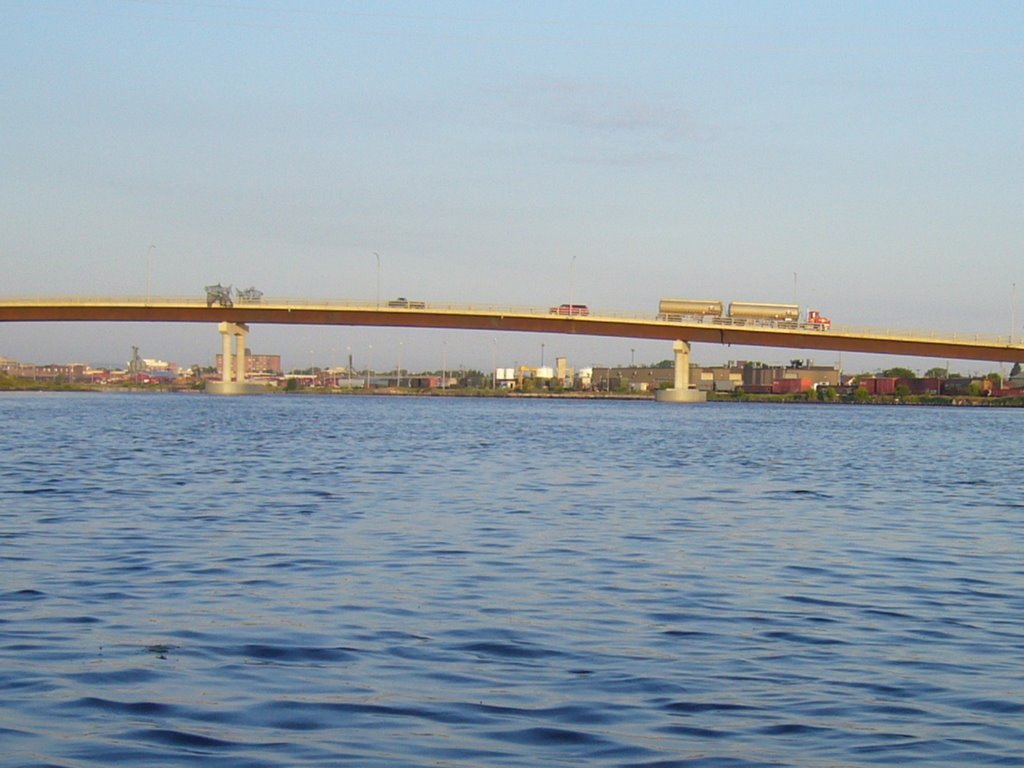 Bridge to Mckellar Island, Тундер Бэй