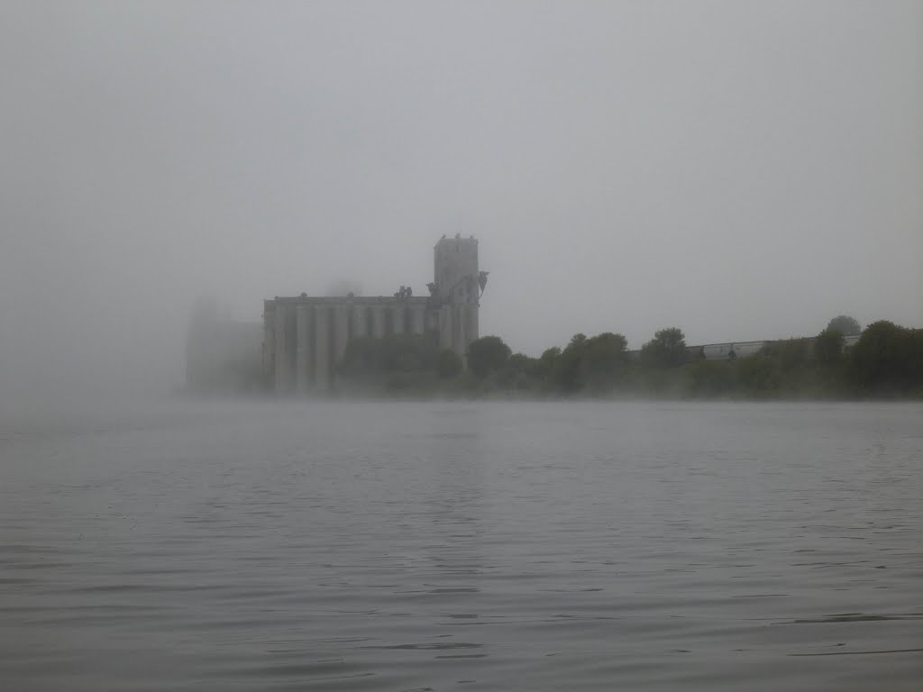 Fog On The Kaministiquia River, Тундер Бэй