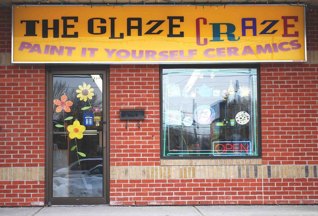 The Glaze Craze; The Pottery Painting Place, Торнхилл