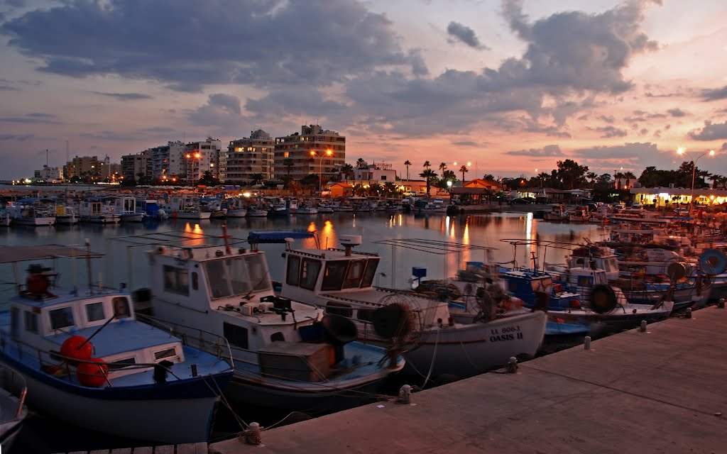 Sunset at Larnaca marina, Ларнака