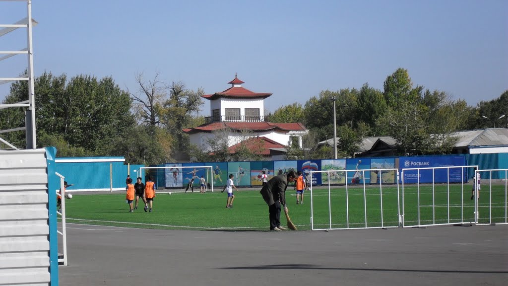 Стадион, Кызыл Туу