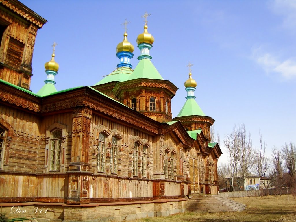 Церковь Святой Троицы (1911 г.)  в Пржевальске. март 2011, Каракол