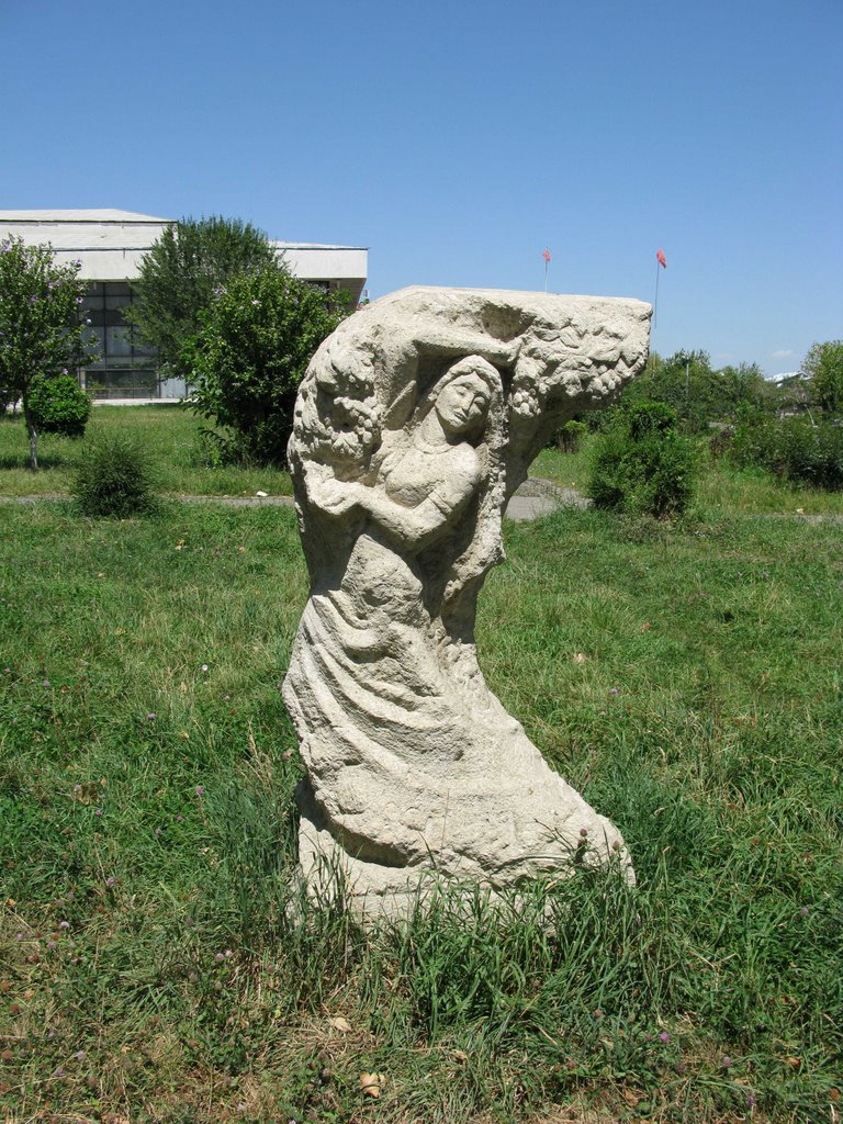 Osh, sculptures near theatre, Ош