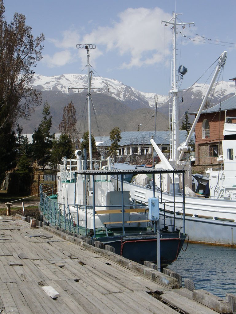 Former Soviet Navy Boats in Kyrgyzstan, Чолпон-Ата