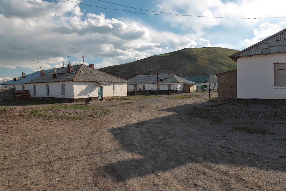 Сары-Таш, Киргизия, июнь 2014 / Sary-Tash, Kyrgyzstan, jun 2014 www.abcountries.com, Сары-Таш