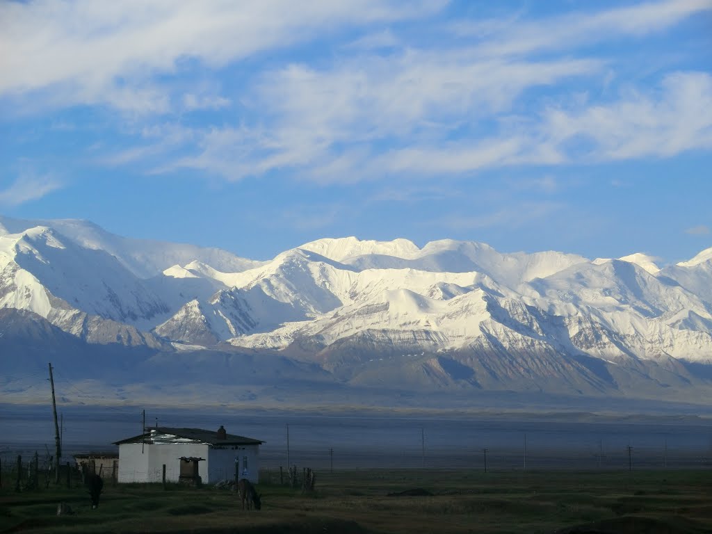 the Pamirs with Alay Mountains in the morning, Сары-Таш